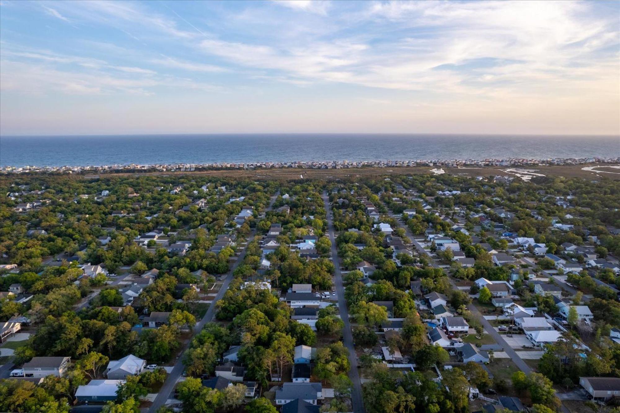Modern Oak Island Escape 1 Mile To Long Beach! Экстерьер фото
